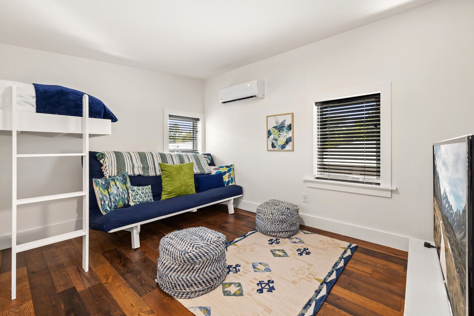 Building Photo - 510 SE Tourmaline Mews