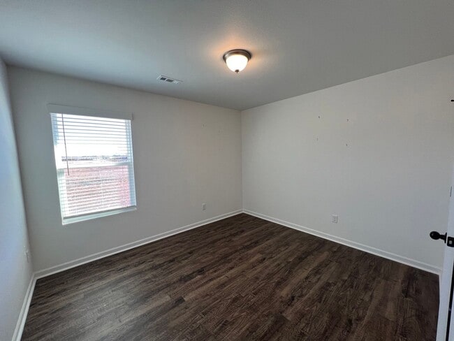 Building Photo - NEW 3 Bedroom Duplex in Duenweg, Missouri!