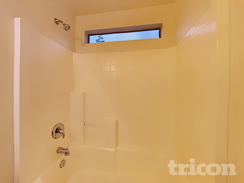 Building Photo - 12746 W Hollyhock Dr