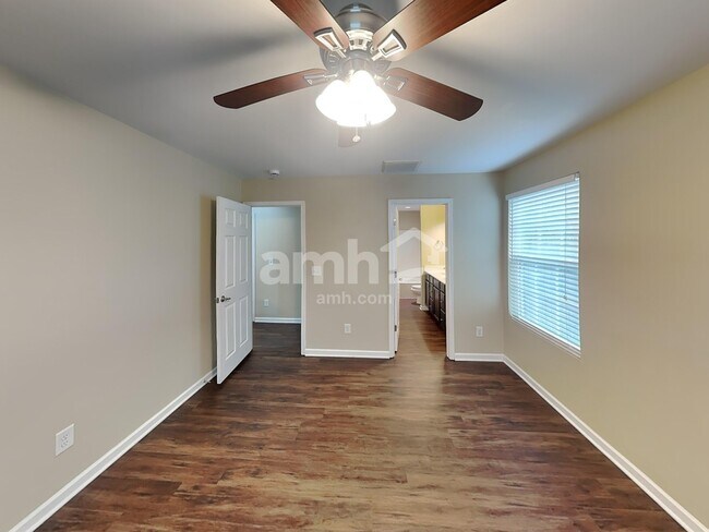 Building Photo - 1028 Daniel Ln