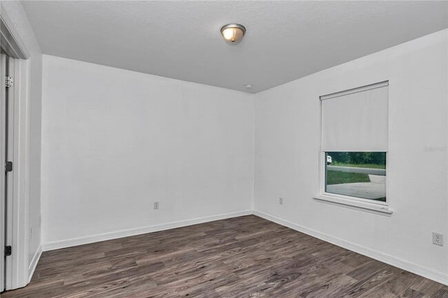 Building Photo - 5936 NW 56th Pl