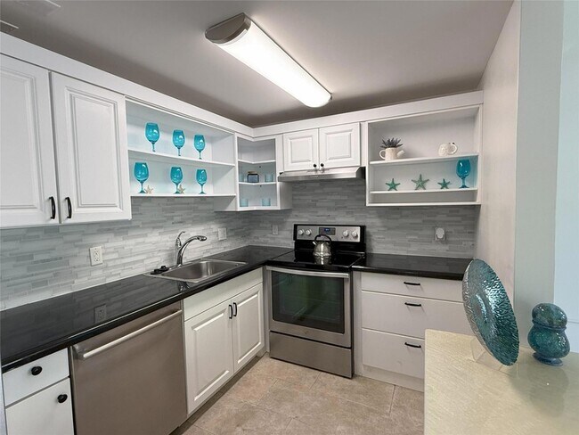 Building Photo - 28 Ventnor Dr