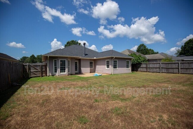 Building Photo - 202 Plum Ct
