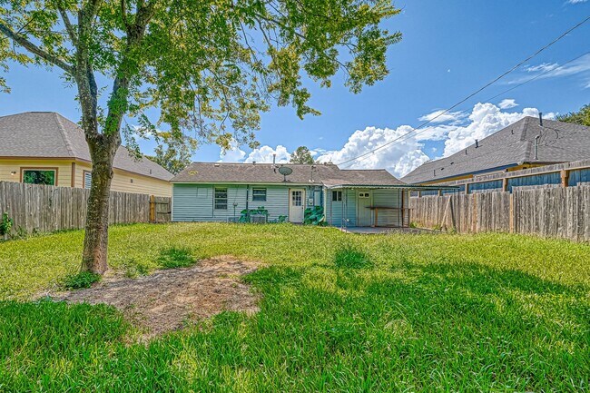 Building Photo - Affordable 3BD/2BA Single-Family Home – Vo...