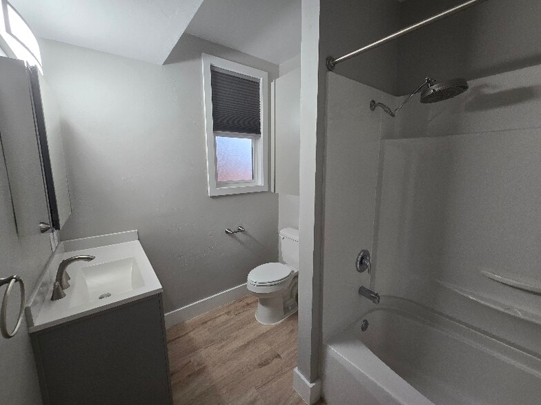 Building Photo - 541 Terry Ave