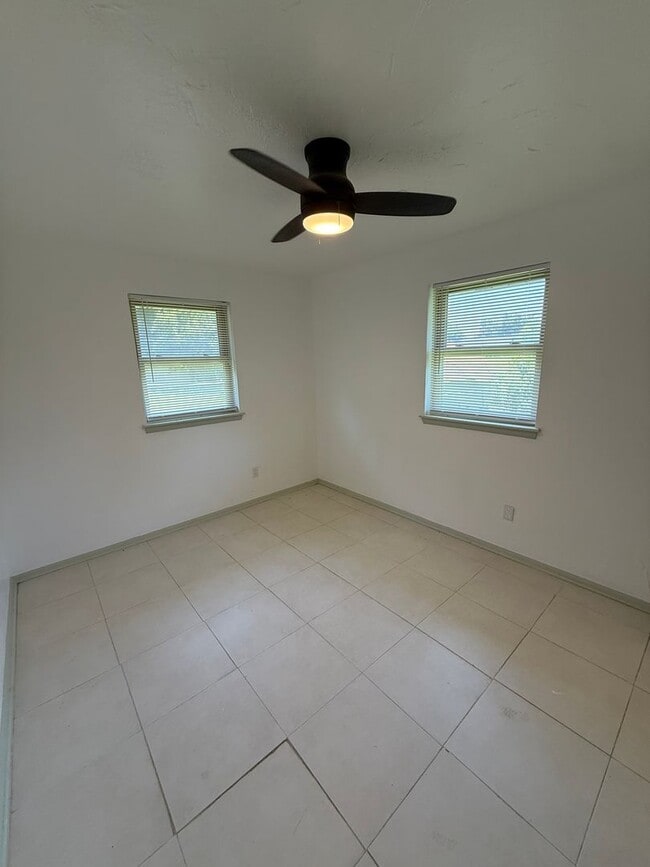 Building Photo - $200 off your move in by 10/1!  Completely...