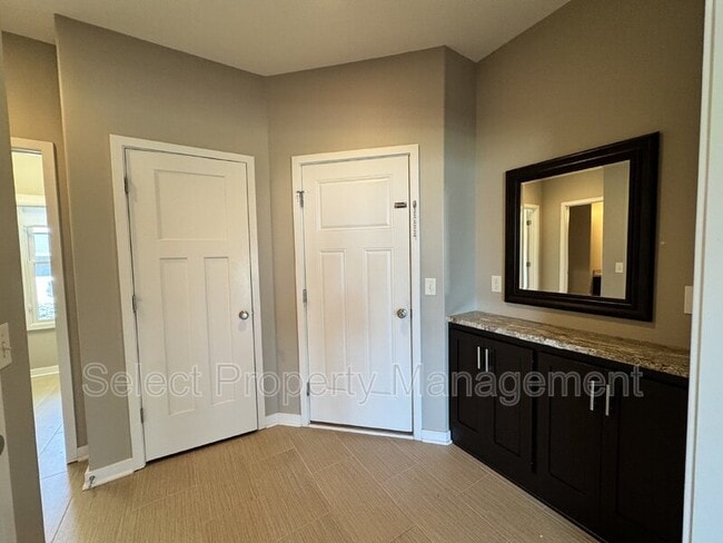 Building Photo - 1752 Woodlark Dr