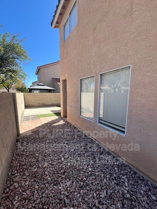 Building Photo - 4970 Volcanic Rock Ln