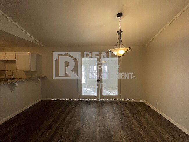 Building Photo - HALF A MONTH FREE! -Stunning Three Bedroom...