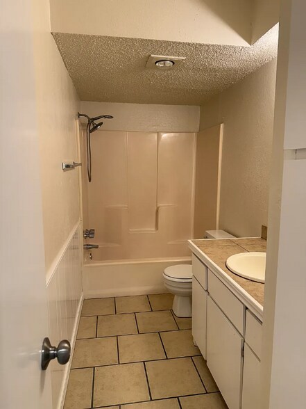 Building Photo - 1900 Dover St