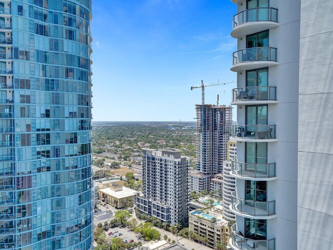 Building Photo - 100 E Las Olas Blvd