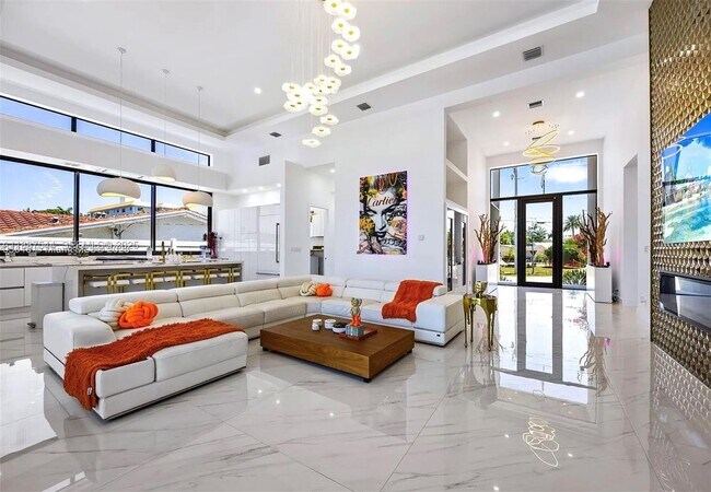 Building Photo - 2225 NE 19th St