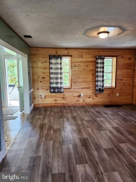 Building Photo - 470 Golden Rule Dr