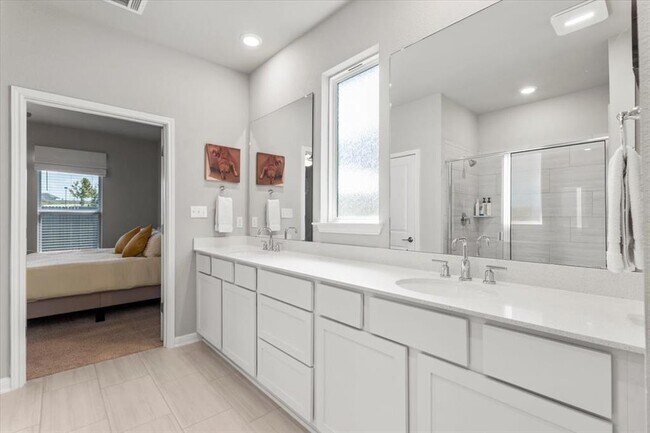 Building Photo - 6501 Velvet Leaf Ln