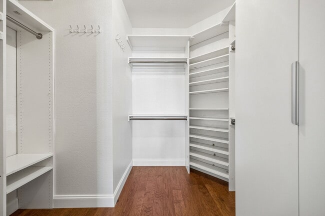 Building Photo - 9865 Tanglebrush Dr