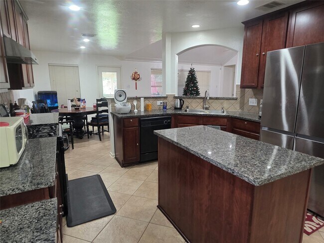 Building Photo - 13111 Heather Falls Dr