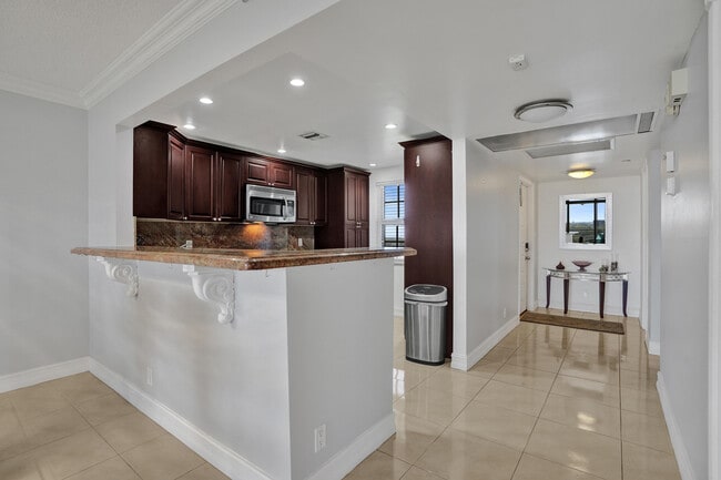 Building Photo - 3520 Oaks Way