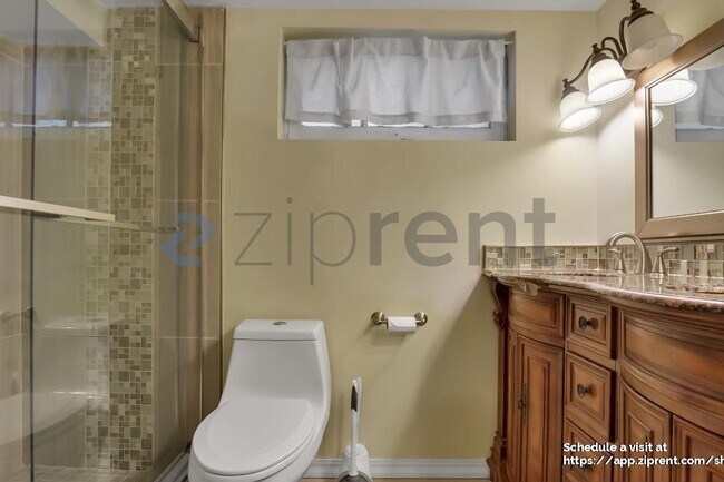 Building Photo - 902 N 77th St