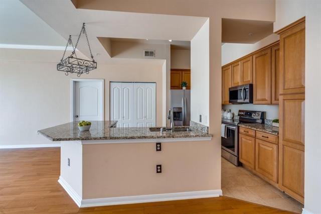 Building Photo - 3225 Turtle Creek Blvd Blvd
