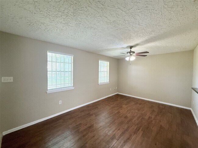 Building Photo - 12875 High Star Dr