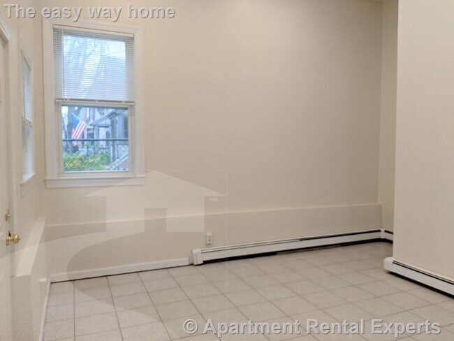 Building Photo - 83 Yorktown St