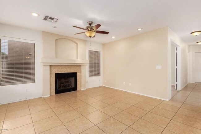 Building Photo - COMING SOON!! Lovely 3 Bedroom / 3 Bath  South Chandler Area Home!