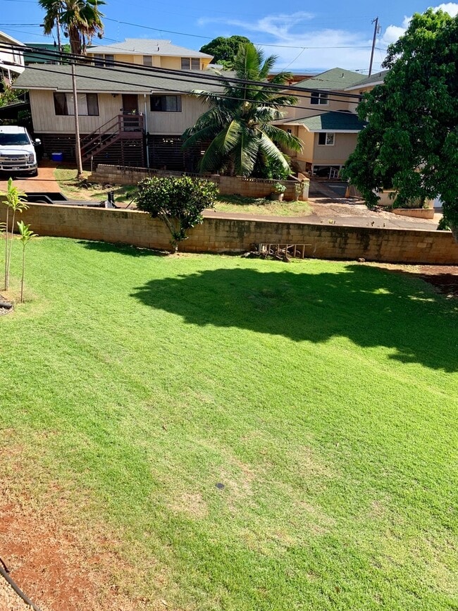 Building Photo - Charming Singe Family Home 3/1/2 with Spacious & Fenced Yard