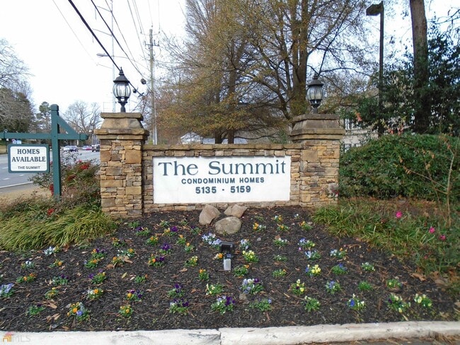 Building Photo - 5155 Roswell Rd NE