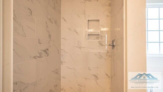 Building Photo - 102 Millbury Way