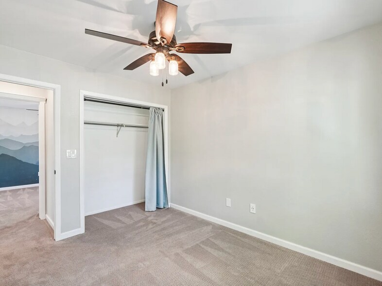 Building Photo - 8064 Meadowdale Sq