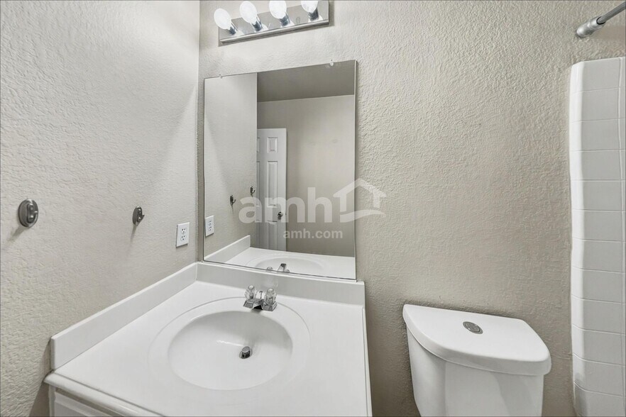 Building Photo - 11500 Gloriosa Dr