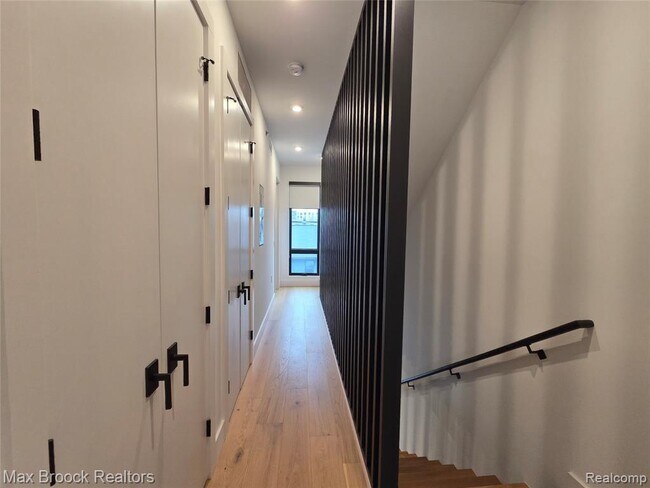 Building Photo - 1640 Bagley St