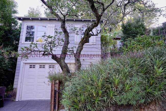 Building Photo - Cozy Mill Valley Cottage, Close to Downtown