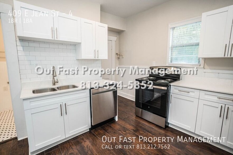 Building Photo - 409 E Jean St