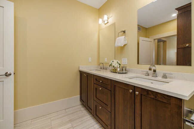 Building Photo - 50 Maplewood Ave