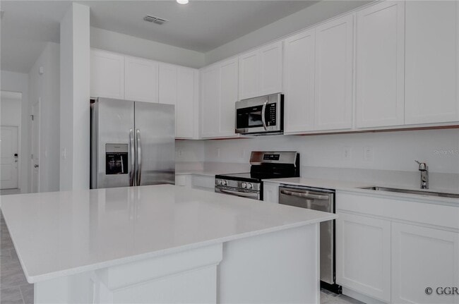 Building Photo - 3290 Laurent Lp