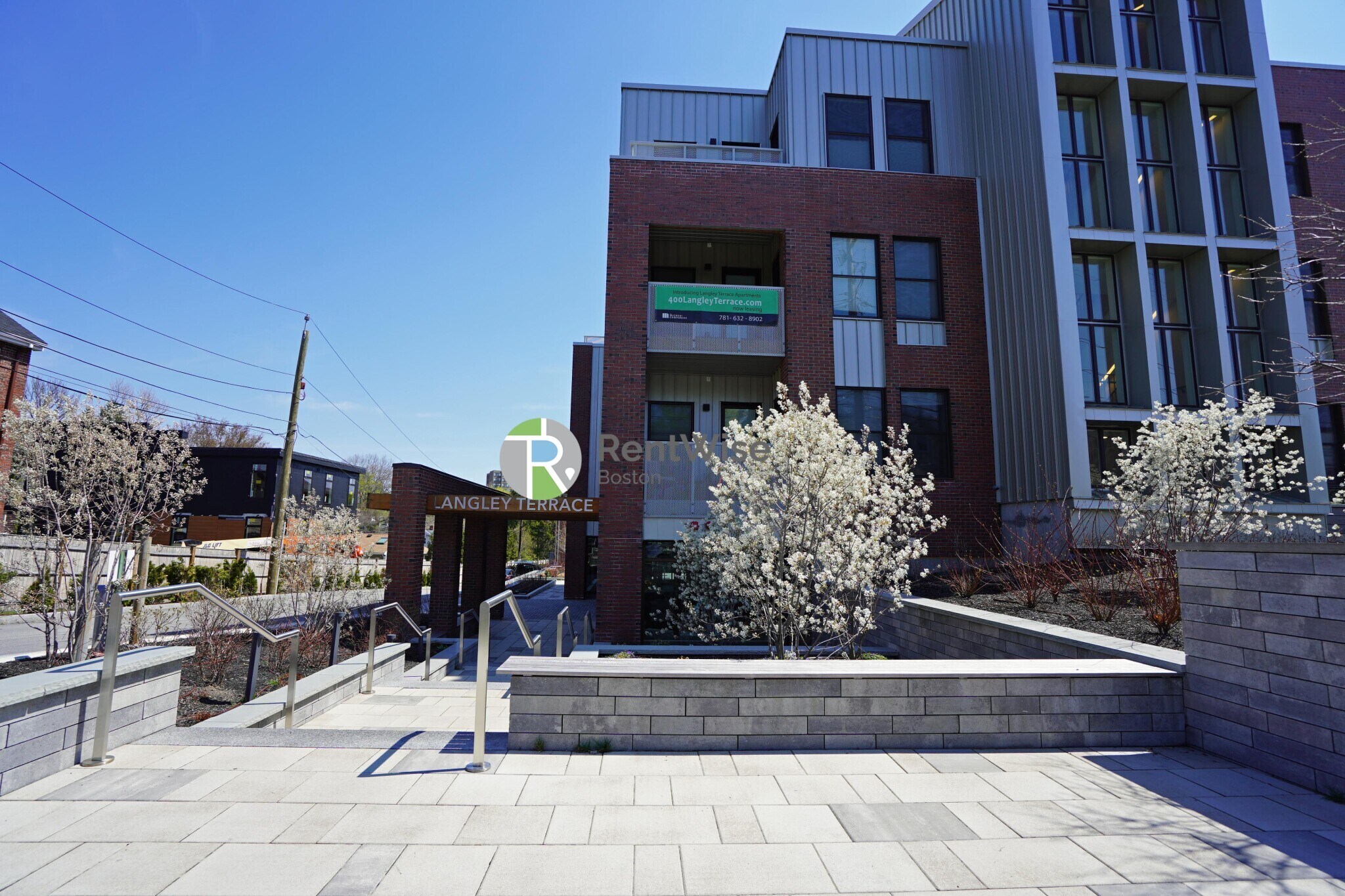 Building Photo - 400 Langley Rd