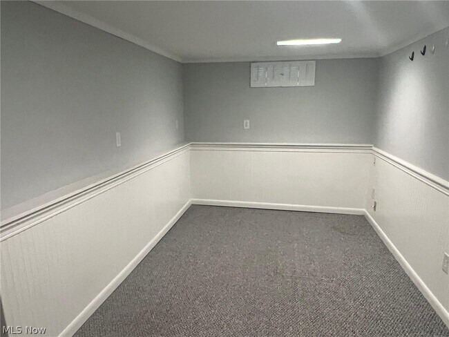 Building Photo - 9130 Cain Dr NE