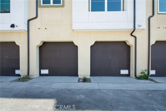 Building Photo - 1523 Doheny Way