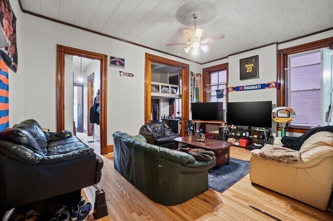 Building Photo - 6 bed/2 bath on Wheeler St., Mins. from UC for Only $650/pp ($3900/mo)!