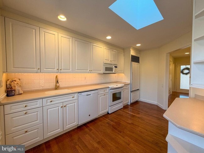 Building Photo - 814 Pritchard Pl