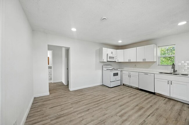 Building Photo - 320 T A Carroll Ave