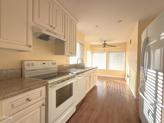 Building Photo - 7208 Village 7