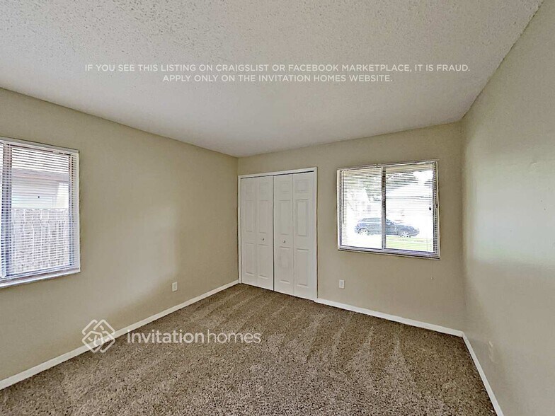 Building Photo - 1360 Sterling Oaks Dr