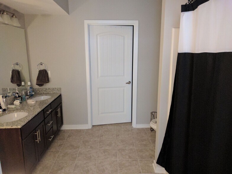 Building Photo - 1118 Litton Ave