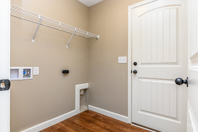 Building Photo - Charming 3-bed, 2-bath, 2017-construction ...