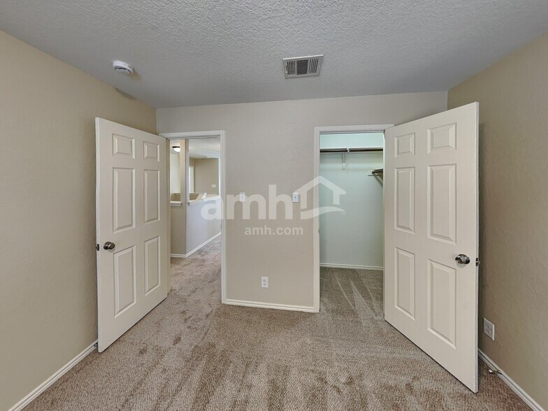 Building Photo - 11766 Wayward Daisy