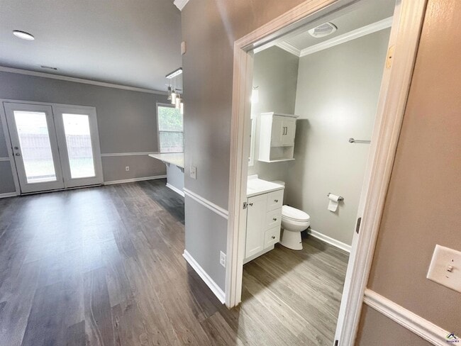 Building Photo - 125 Broomsedge Ln