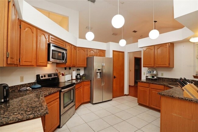 Building Photo - 5722 Bay Side Dr