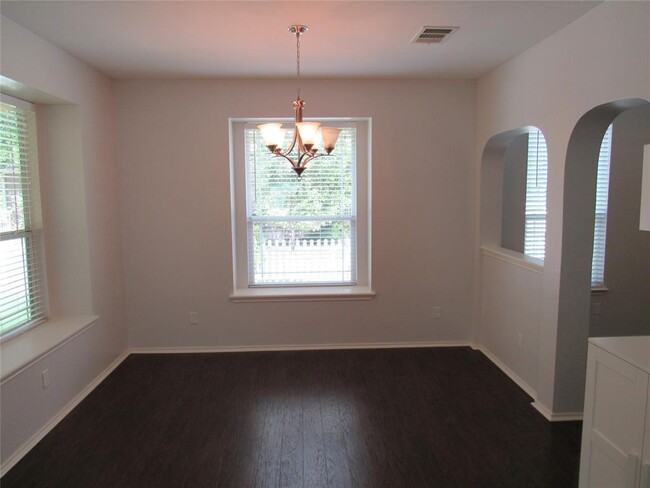 Building Photo - 917 Truman Ln